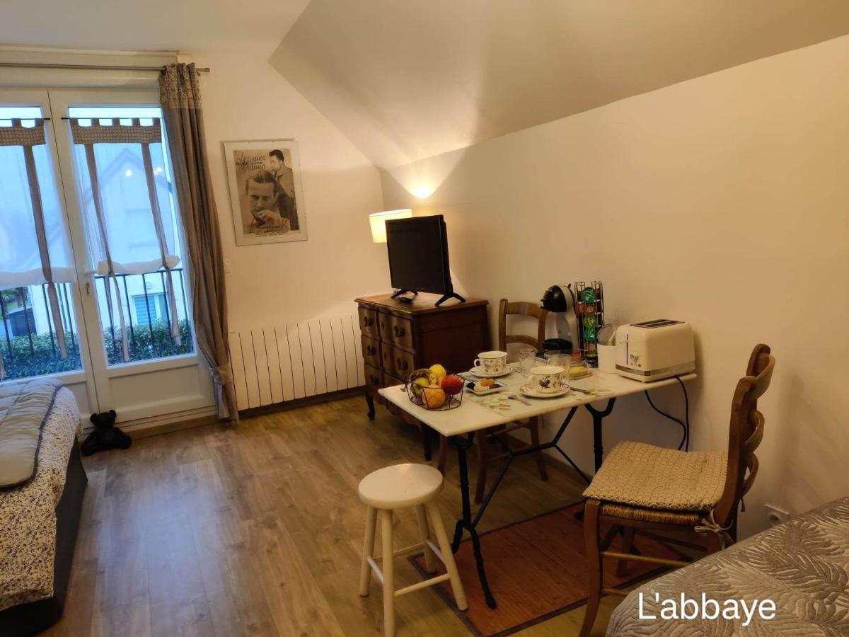 Du Cote De Chez Swann 1 Bed & Breakfast Trouville-sur-Mer Exterior photo